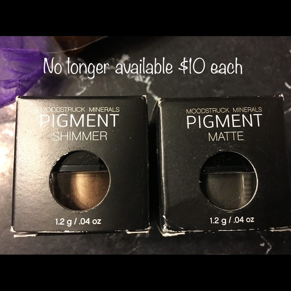 Younique shadows - set of two as shown